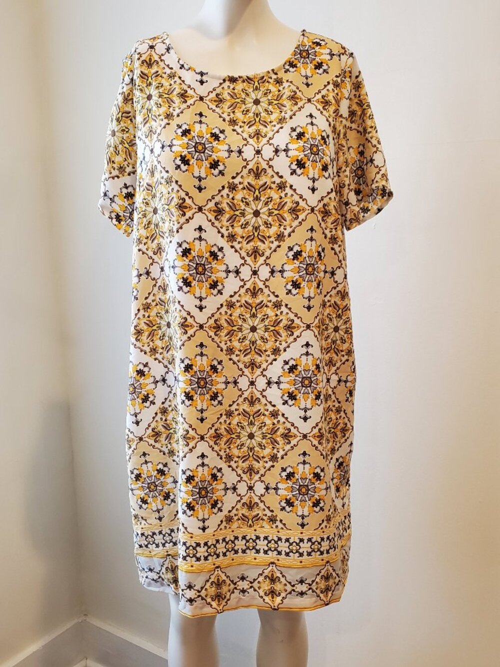 Lulus Womens Tile Print Short Sleeve Shift Dress Yellow Cream Boho Mini Size M